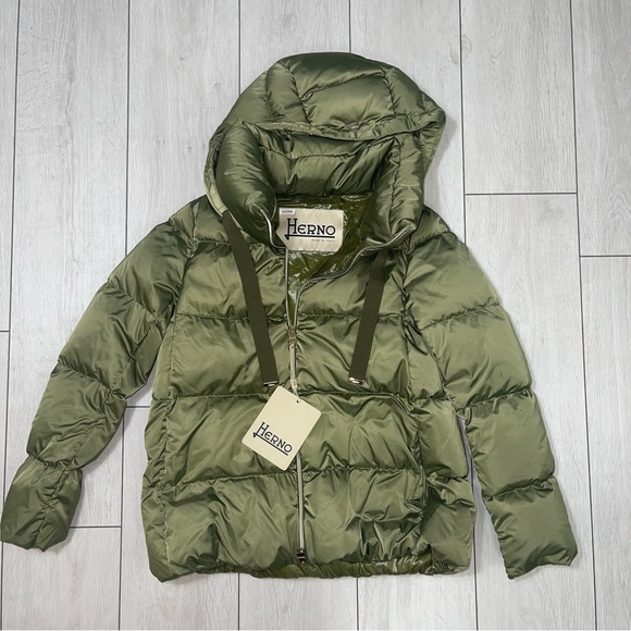 Herno Puffer Jacket - Picture 1 of 7